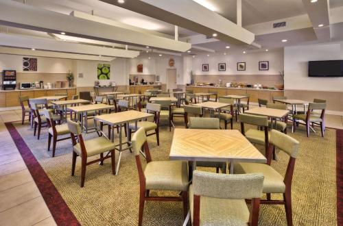 La Quinta by Wyndham Danbury - image 22