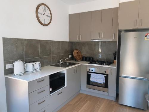 3 bedrooms, 4 beds
