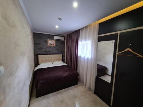 Corona Hotel - image 12