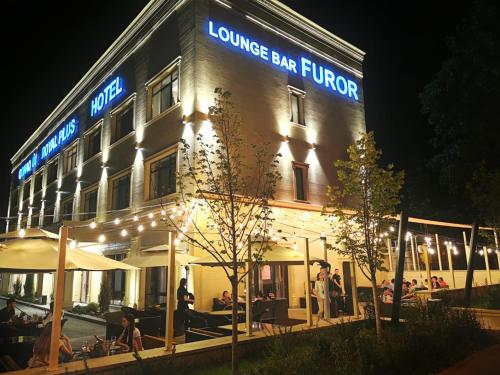 A szálláshely kívülről, Royal Plus Hotel in Auezov Negyed