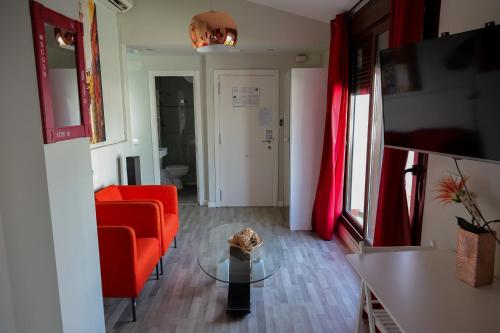 One-Bedroom Apartment image 9