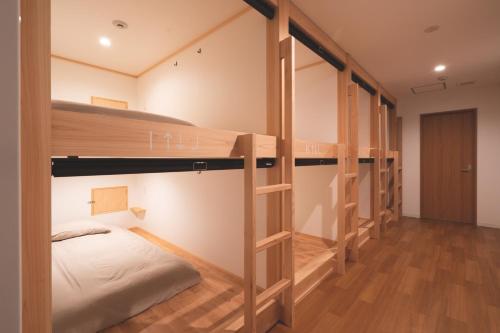 Single Bed in Mixed Dormitory Room