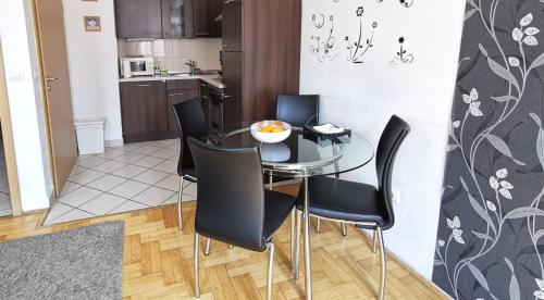 Gozsdu Apartment - image 8