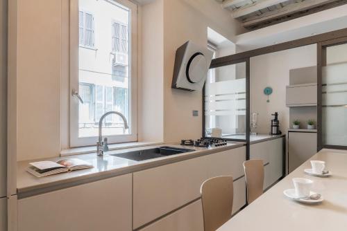 GuestHost - Piazza Navona Elegant Apartment, Rome (photo 10)