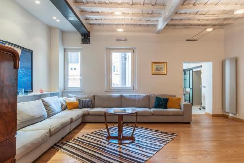 GuestHost - Piazza Navona Elegant Apartment, Rome (photo 7)