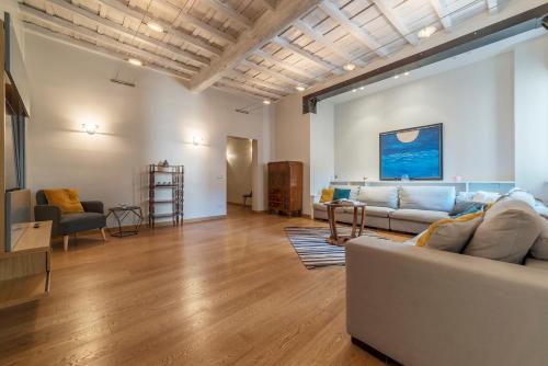 GuestHost - Piazza Navona Elegant Apartment, Rome (photo 8)