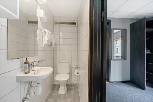 Sure Hotel by Best Western Haugesund Set in a prime location of Haugesund, Best Western Hotel Neptun puts everything the city has to offer just outside your doorstep. The hotel offers a wide range of amenities and perks to ensure you hav