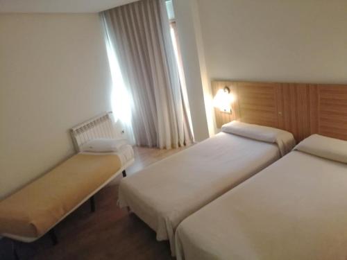 2 twin beds