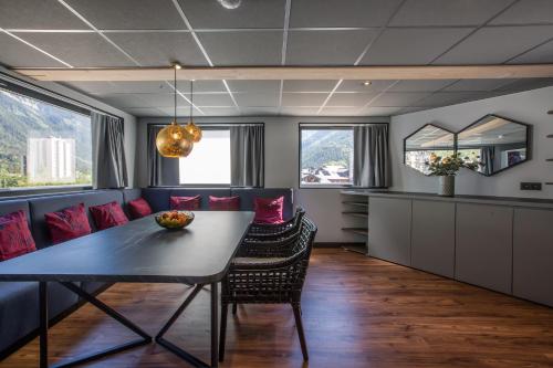 Business center, Pointe Isabelle in Chamonix-Mont-Blanc