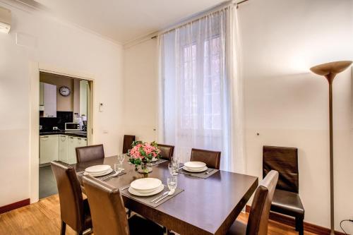 Holiday Apartment Bernini Near The Trevi Fountain - 4 Bedroom, Rome (photo 7)