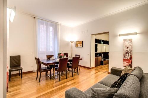 Holiday Apartment Bernini Near The Trevi Fountain - 4 Bedroom, Rome (photo 5)