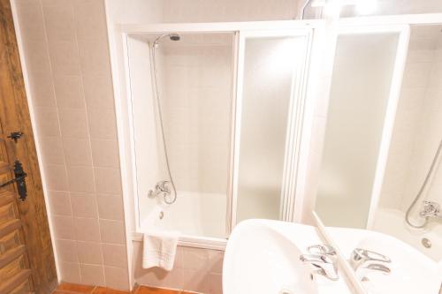 Apartamentos Rurales El Colvillo - image 2
