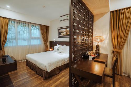 Suite, junior, with windows