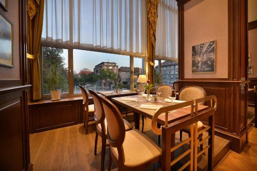 Apollo Hotel Bratislava - image 13