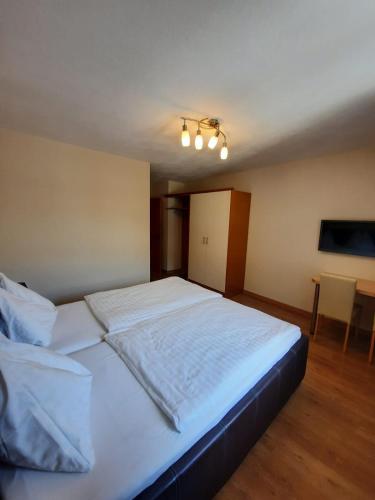 Pension Kreuzinger - image 8