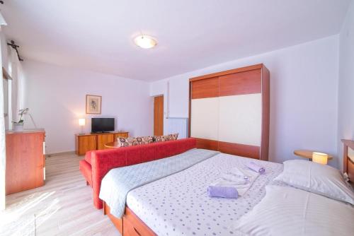 Apartments and rooms by the sea Supetarska Draga - Gonar, Rab - 16761