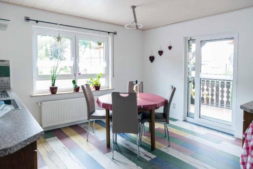 設施, Ferienwohnung Münch mit Balkon (Ferienwohnung Munch mit Balkon) in 格羅斯伊巴赫