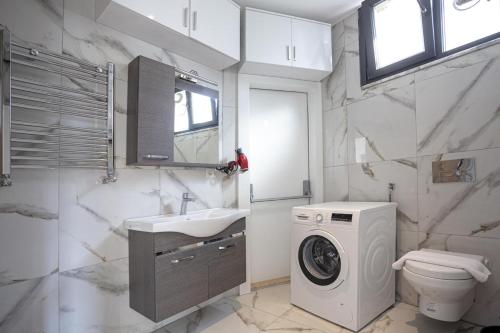 Bright and Cozy Apartment with City View in Besiktas