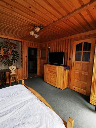2 bedrooms, 3 beds