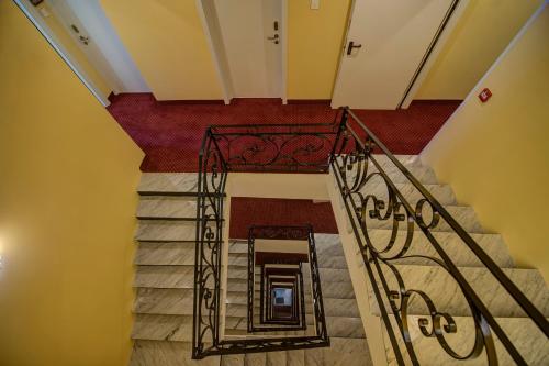Allegro Hotel - image 2