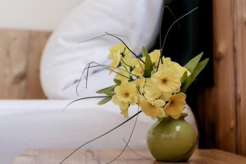 Hotel Gasthof Metzgerei Drei Linden 4.9km von Besges entfernt