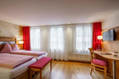 Hotel Alpenblick - Tap to explore photos