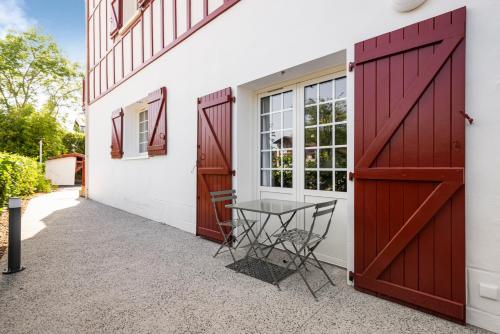 에스펠레트 Résidence Ker Enia Meublés de Tourisme (Residence Ker Enia Meubles de Tourisme) 3성급 호텔 수영장