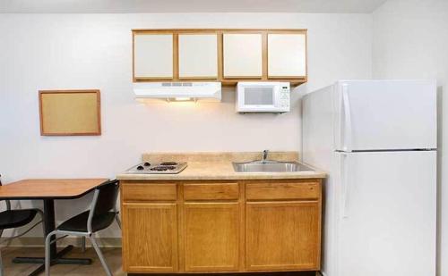 ห้องครัว, WoodSpring Suites Jacksonville I-295 East in อาร์ลิงตัน