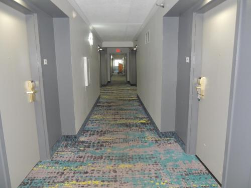 Quality Inn - image 33