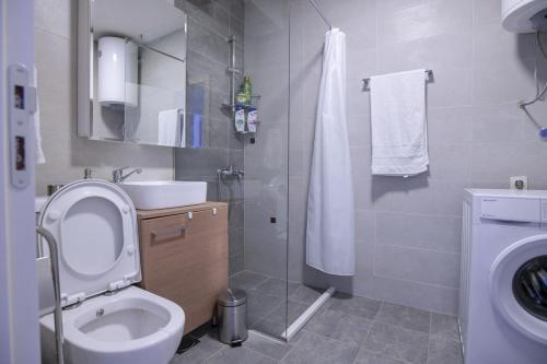 White Apartment, Priština (fotografie 6)
