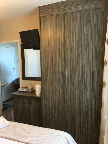 Glenheath Hotel - image 3