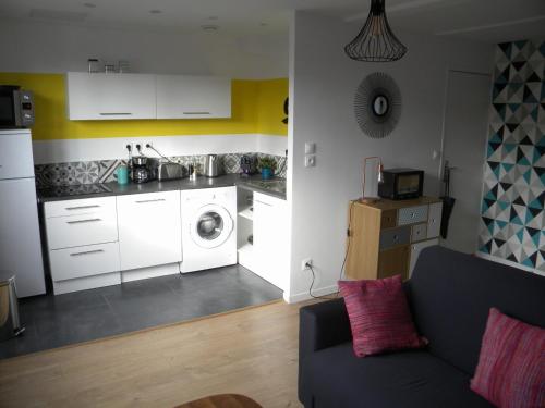 Kitchen, Apartment Lille - Proche metro - Stationnement gratuit in Fives