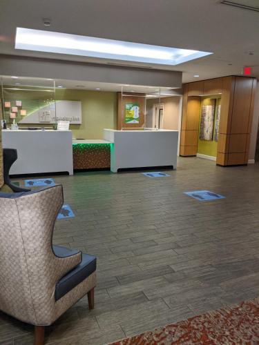 Holiday Inn Charlotte University, an IHG Hotel