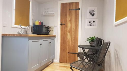 Exclusive En-suite Shepherds Hut