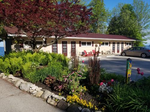 Square Rigger Harbor Motel - main image