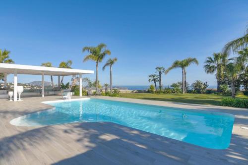 Pedramala Villa Sleeps 8 with Pool Air Con and WiFi gîte à louer Pedramala