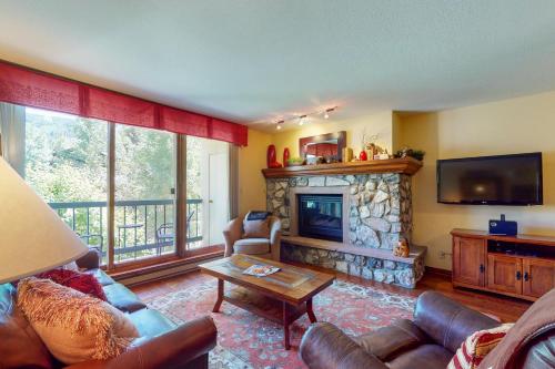 Borders Lodge by East West Hospitality - Accommodation - Beaver Creek