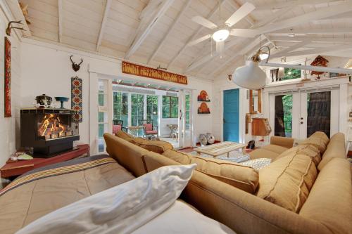 Mt. Hermon Treehouse - image 4