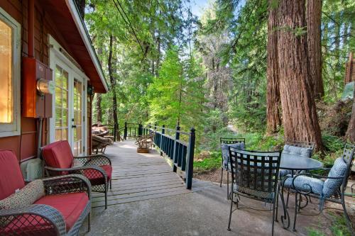 Mt. Hermon Treehouse - image 6