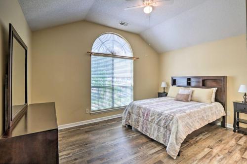 Memphis House with Yard 25 Minutes to Beale Street! in Memphis, USA