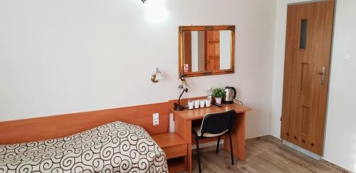 4 twin beds