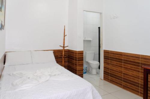 Standard Double Room image 9