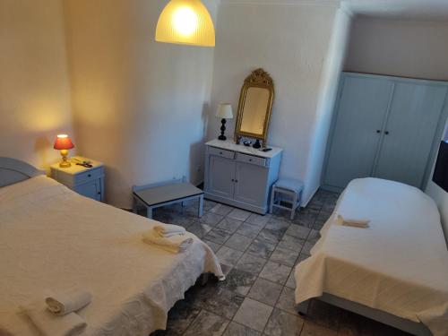 Porto Sikinos Hotel in Alopronia (Sikinos)