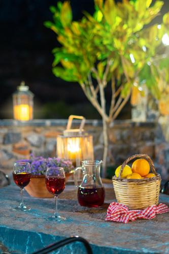 Food and beverages, Yiannis Retreat in Itanos
