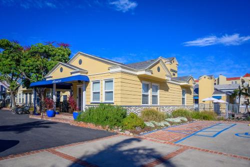 Coronado Inn - image 6