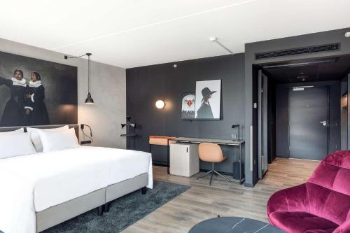 Radisson RED Aarhus - image 2