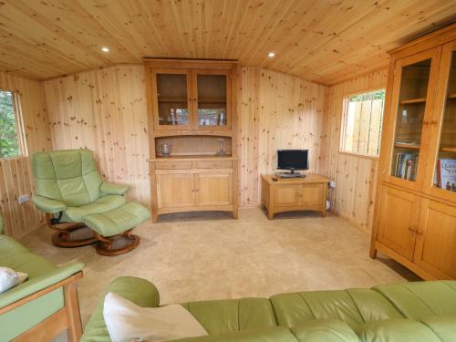 Quiet Waters Cottage - main image