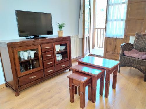 Apartment with Mountain View