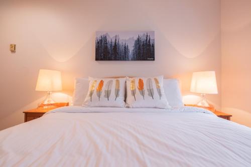 Glaciers Lodge by Outpost Whistler