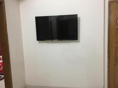 Zara’s Service Apartment